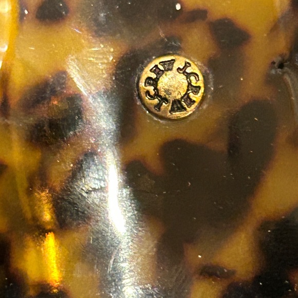 J. Crew Signed Faux Mottled Tortoise Acrylic Lucite Plastic Oval Cuff Bracelet - Picture 5 of 5